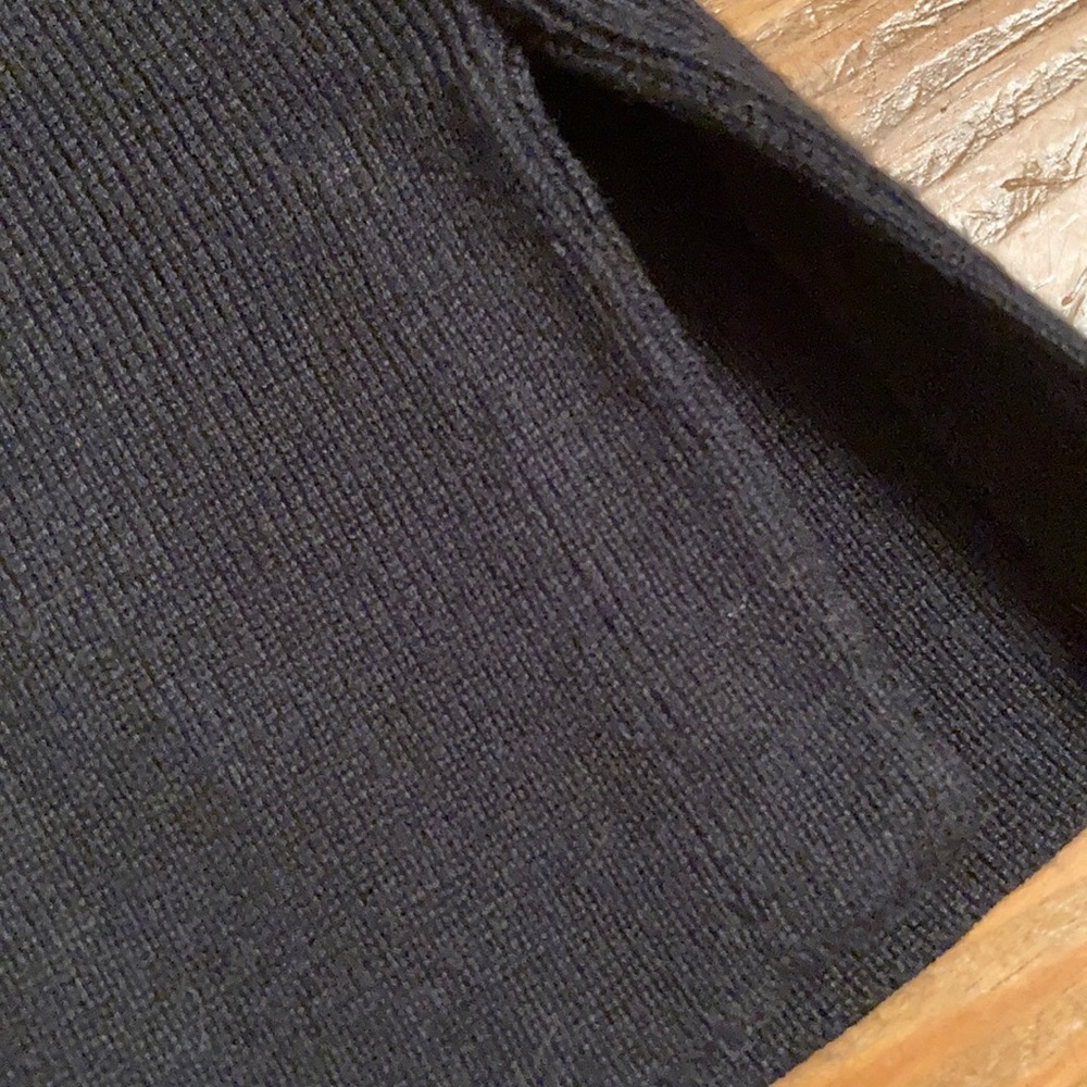 Sweater - Picture 5 of 6